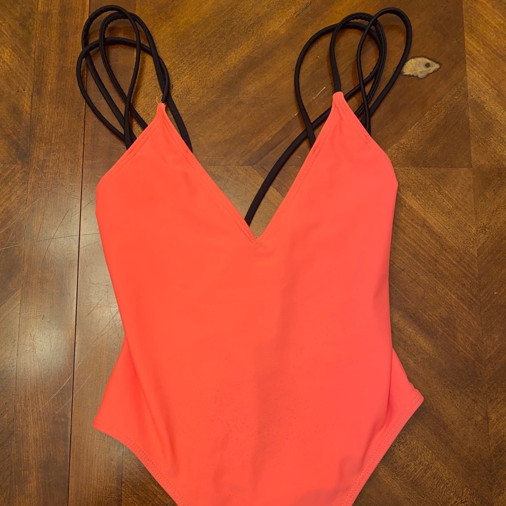Swim suit one piece